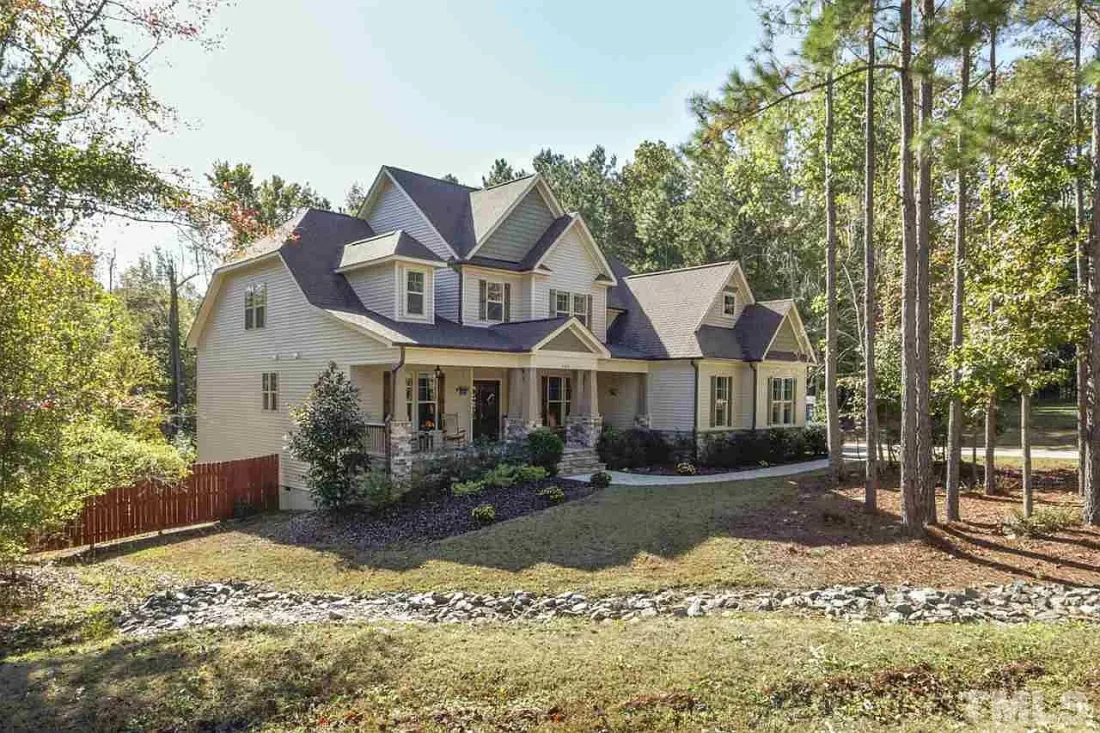 TRADITIONAL CRAFTSMAN (1)