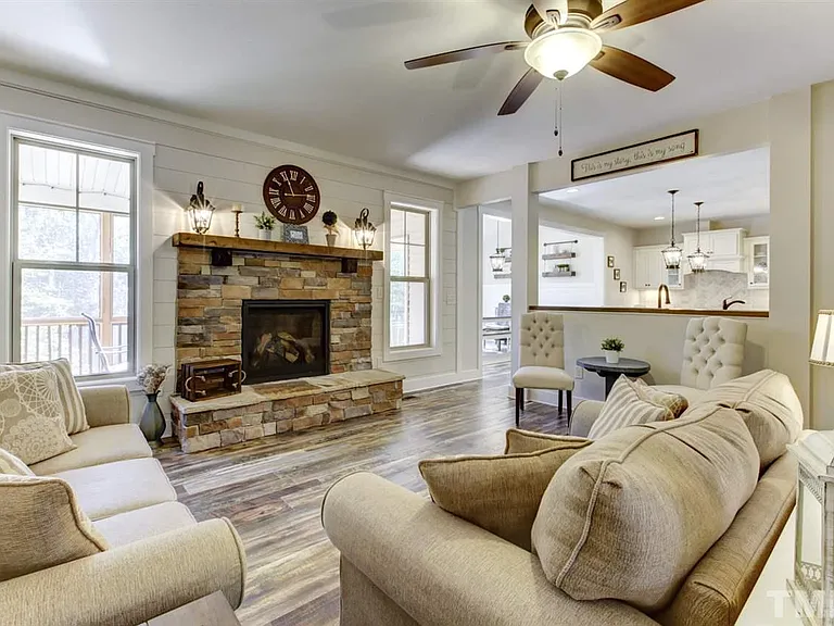 TRADITIONAL CRAFTSMAN (5)