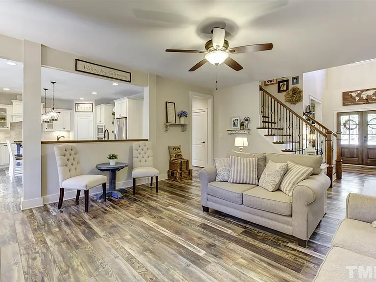 TRADITIONAL CRAFTSMAN (6)