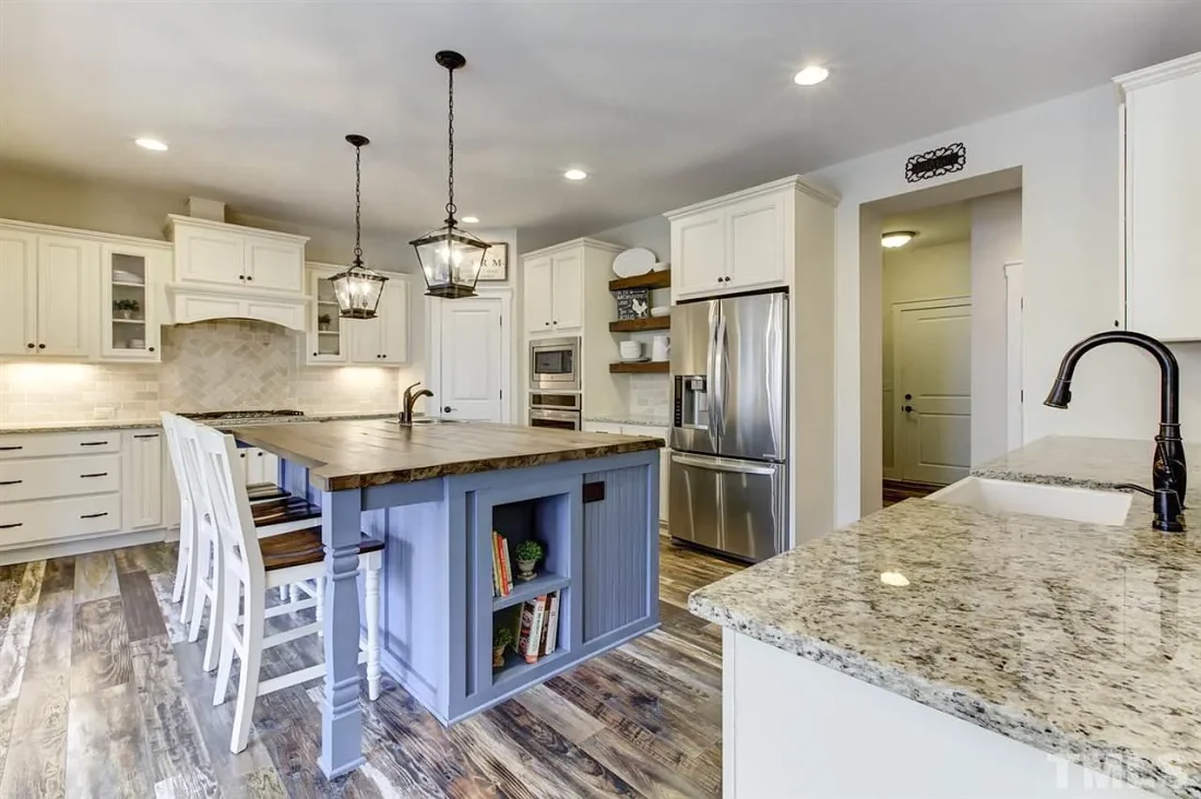 TRADITIONAL CRAFTSMAN (7)