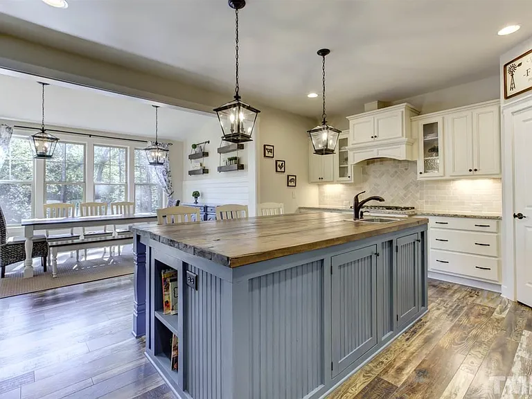 TRADITIONAL CRAFTSMAN (8)