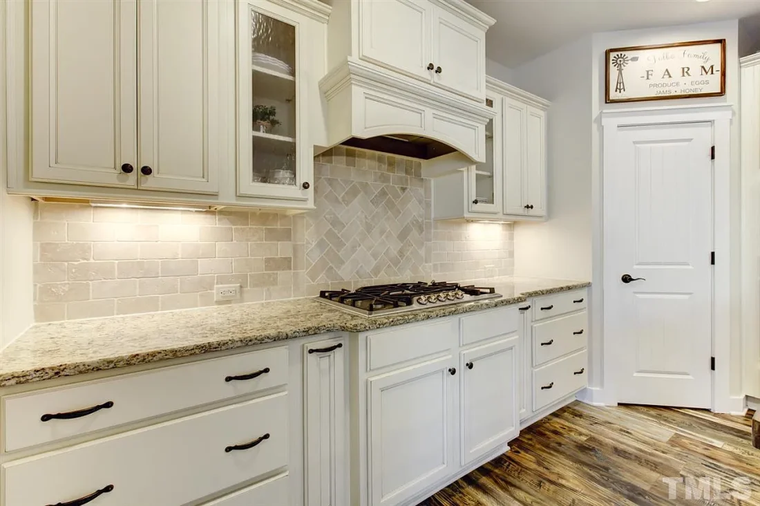 TRADITIONAL CRAFTSMAN (10)