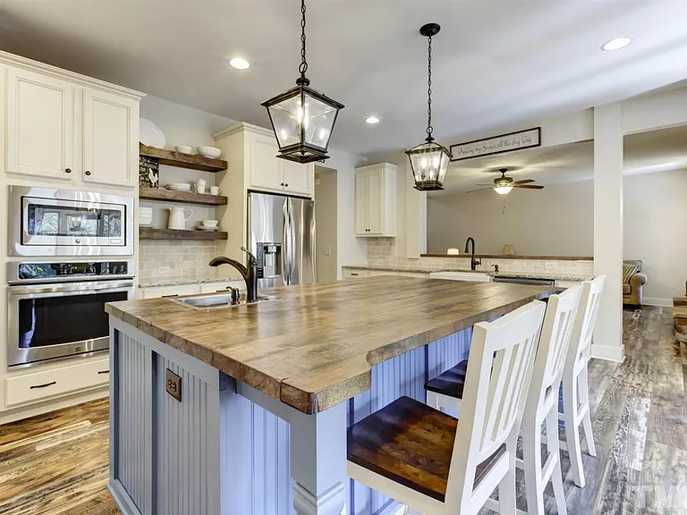 TRADITIONAL CRAFTSMAN (11)