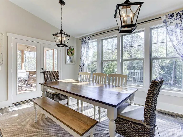 TRADITIONAL CRAFTSMAN (12)