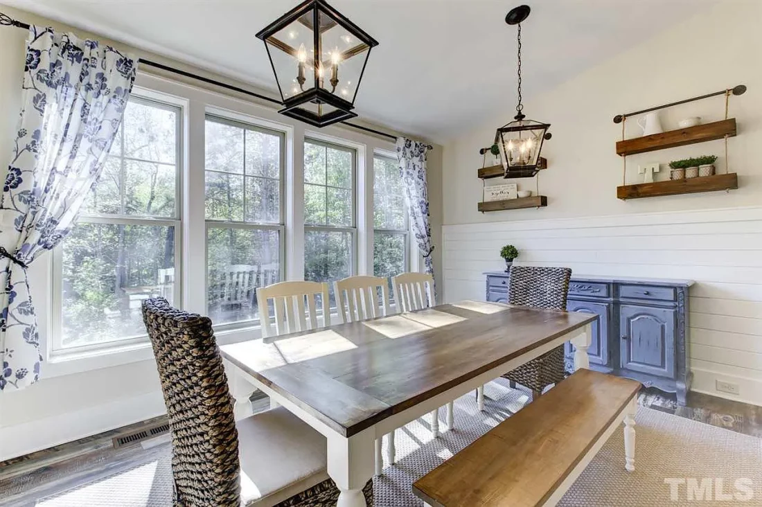 TRADITIONAL CRAFTSMAN (13)