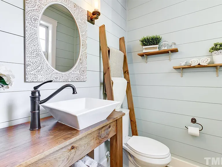 TRADITIONAL CRAFTSMAN (20)