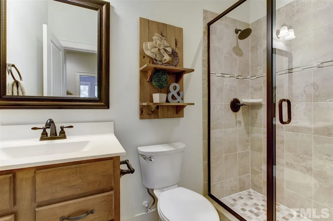 TRADITIONAL CRAFTSMAN (22)