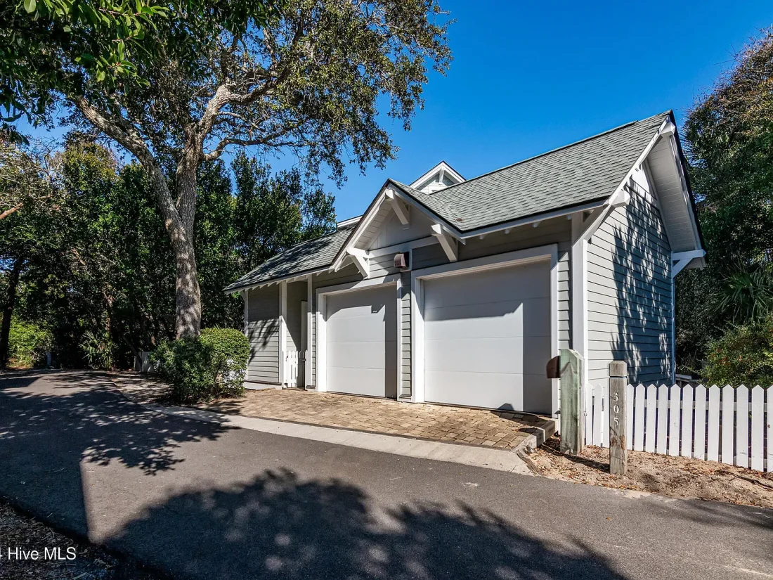 1b4ec3ba4a9099fc2a070fe7215ffc7e-cc_ft_1536