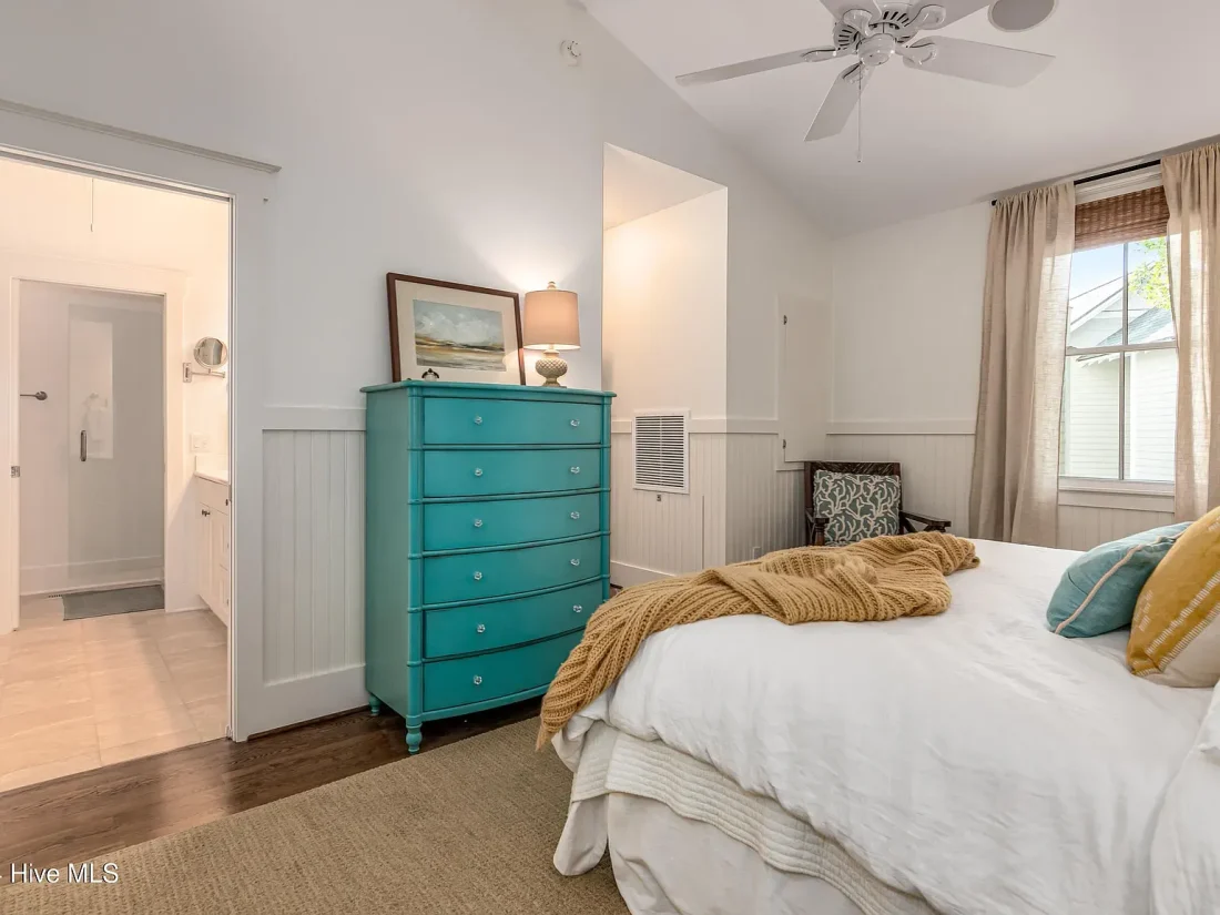 3c05dadc8236ce7e32cd7d3b25676959-cc_ft_1536