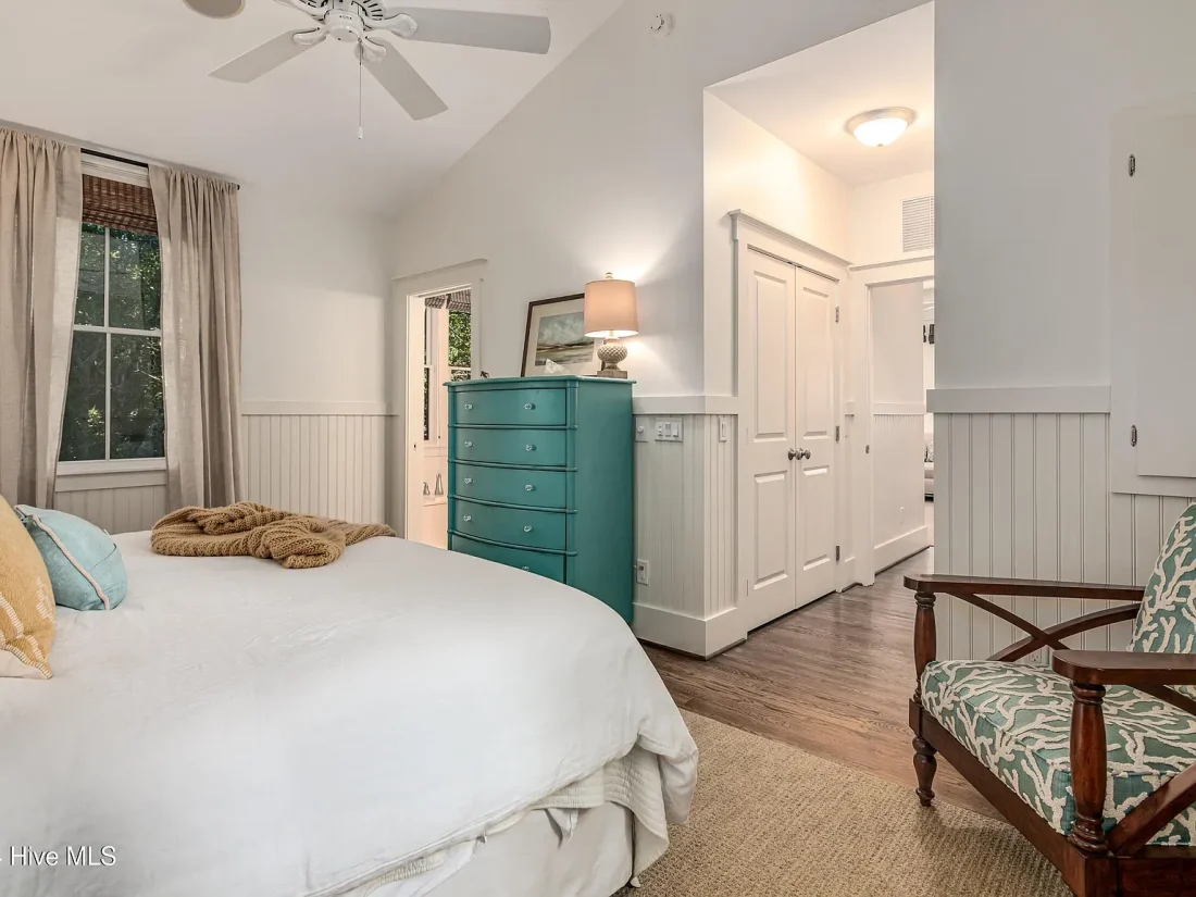 5c19d2cb33617e4b2566db40fd092066-cc_ft_1536