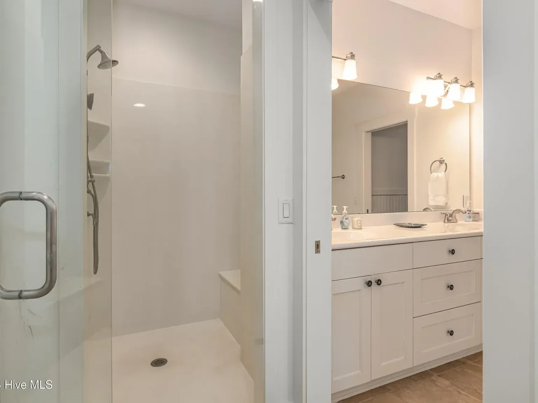 5735f24fb5b5266070cc8794f3e7cbc7-cc_ft_1536