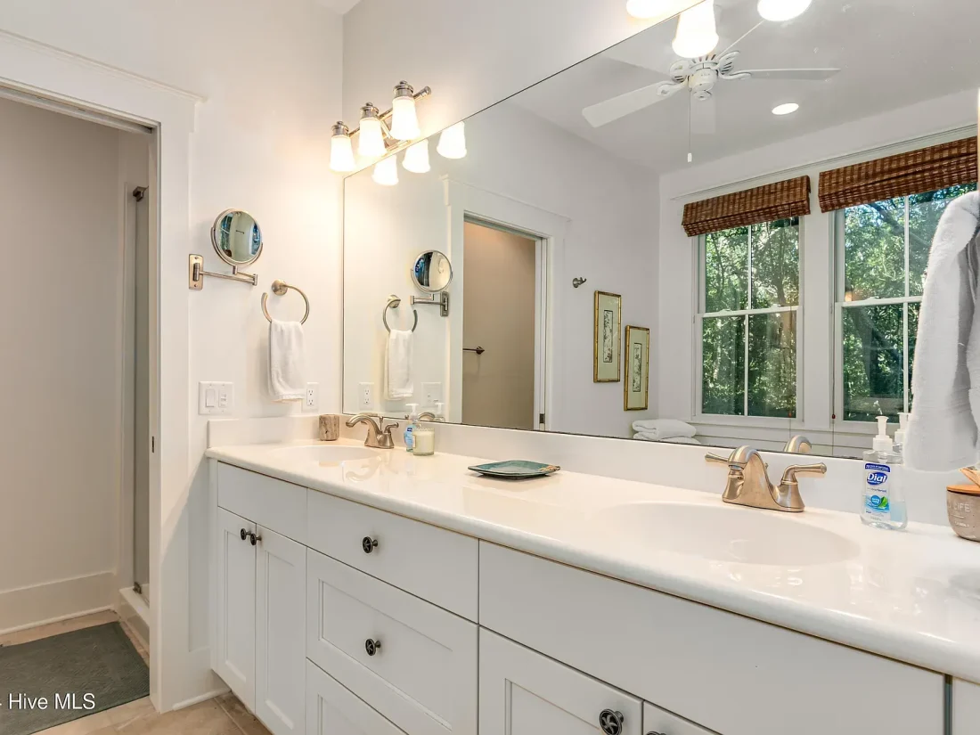 c1c31a238f1085952b8544d1624c94b8-cc_ft_1536