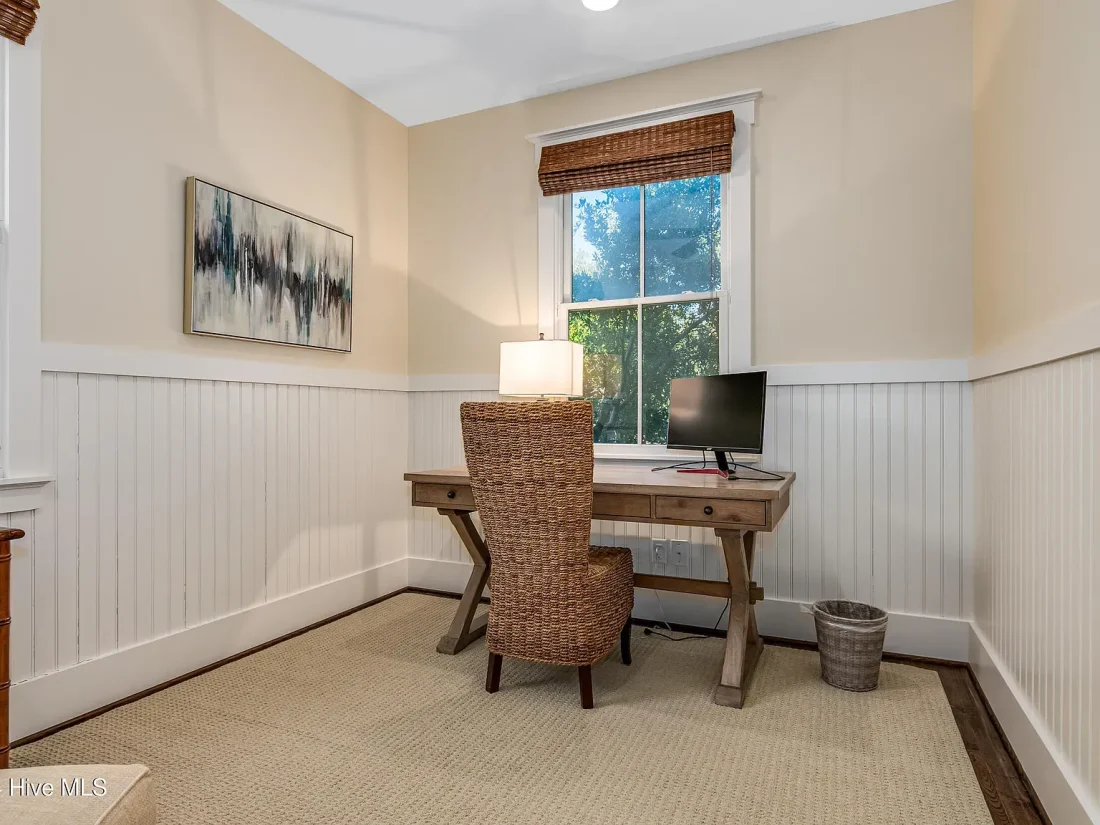 c0894597ffd35ff0b6f90afc01bf6e0f-cc_ft_1536