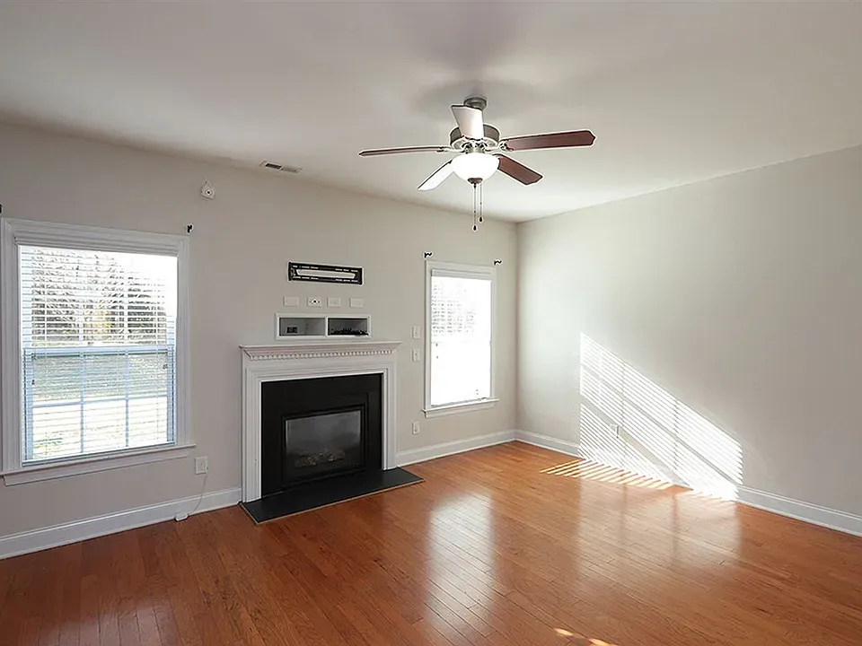 33c473840aff432a2bcdcd71e4236bdc-cc_ft_960