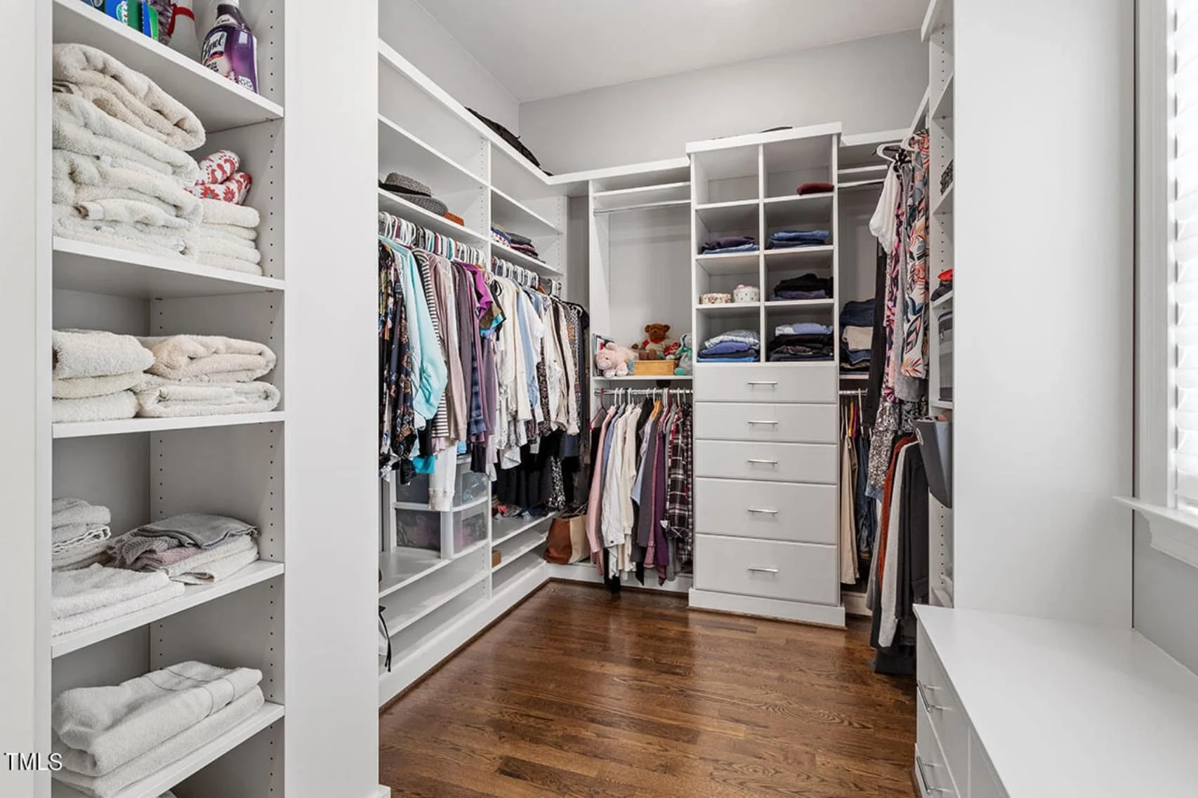 15-1588 HOUSE PLAN - Craftsman House Plan - 4-Bed, 3-Bath, 3,000 SF 13 Versatile 1-Story House Plan with CAD Designs & Open Layout