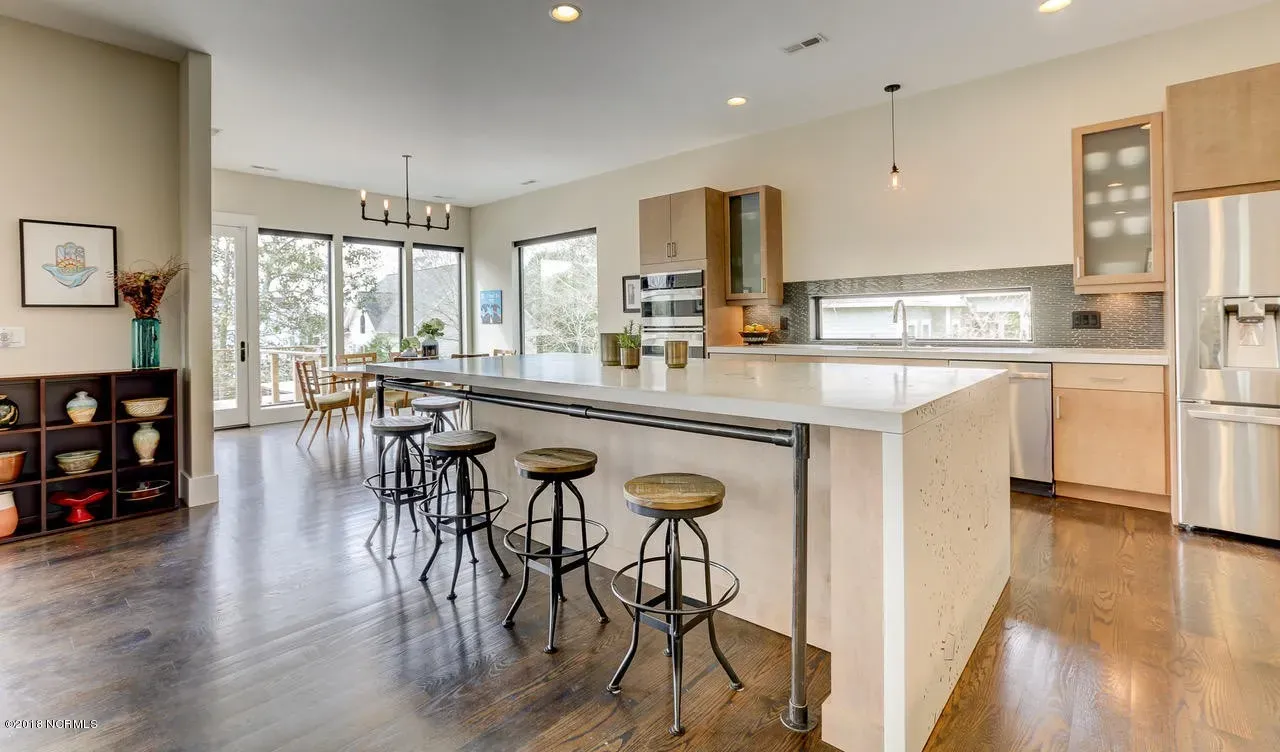 MODERN CONTEMPORARY (7)