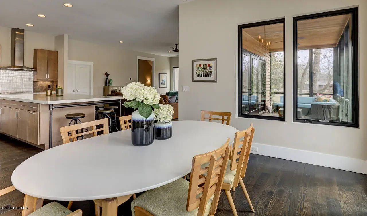 MODERN CONTEMPORARY (9)