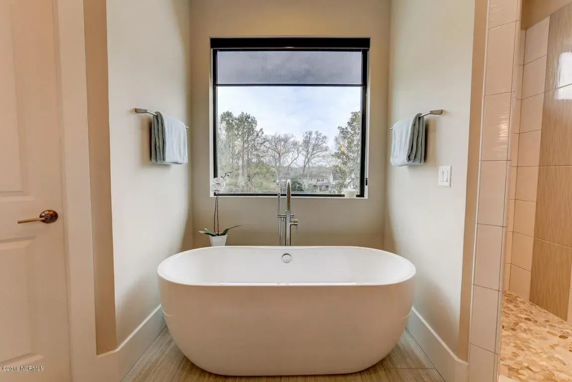 MODERN CONTEMPORARY (13)