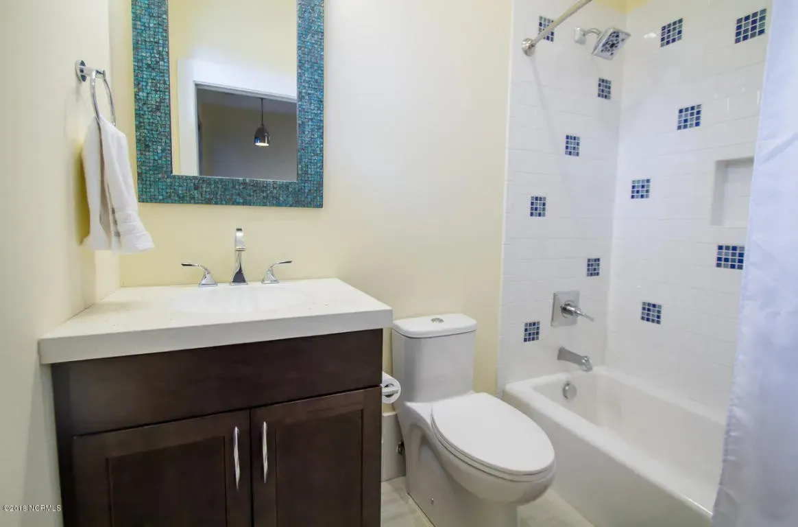 MODERN CONTEMPORARY (17)