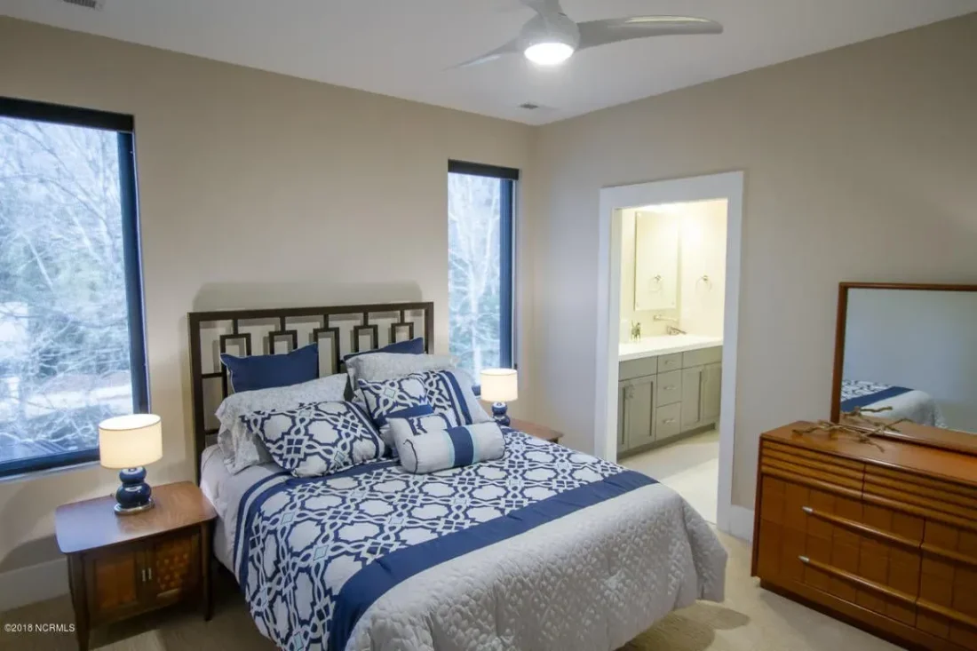 MODERN CONTEMPORARY (19)