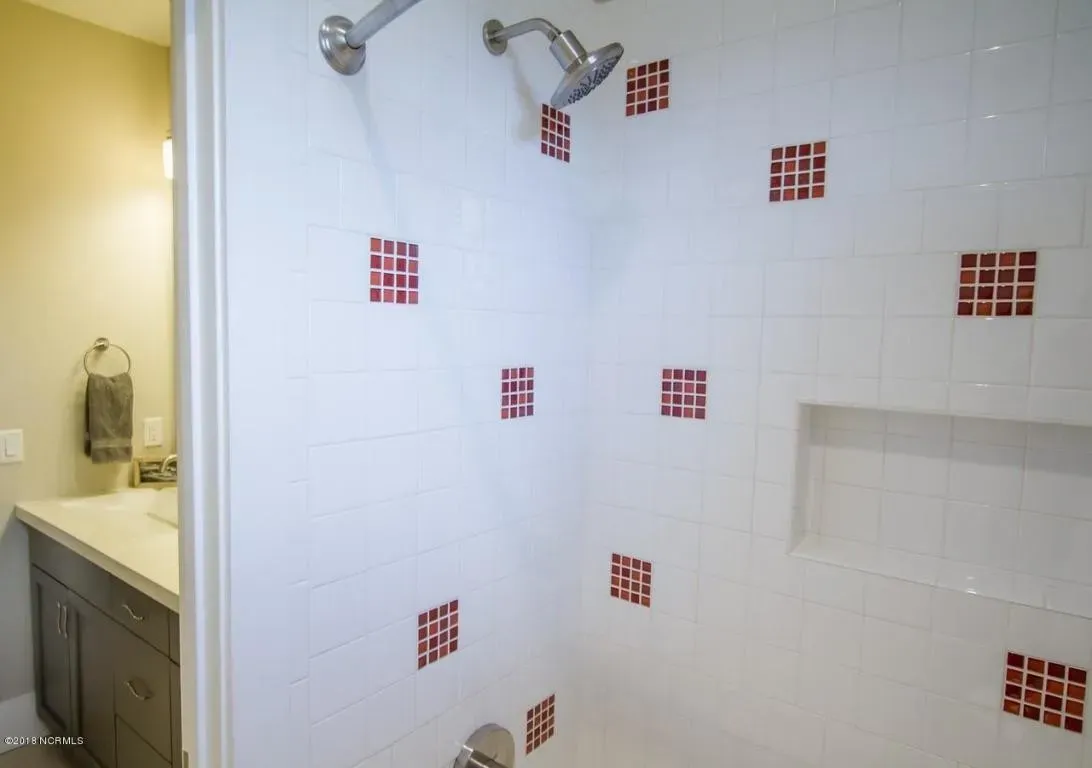 MODERN CONTEMPORARY (29)