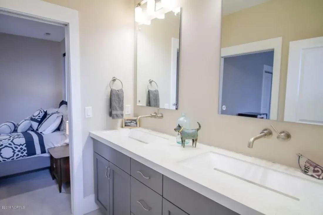 MODERN CONTEMPORARY (31)