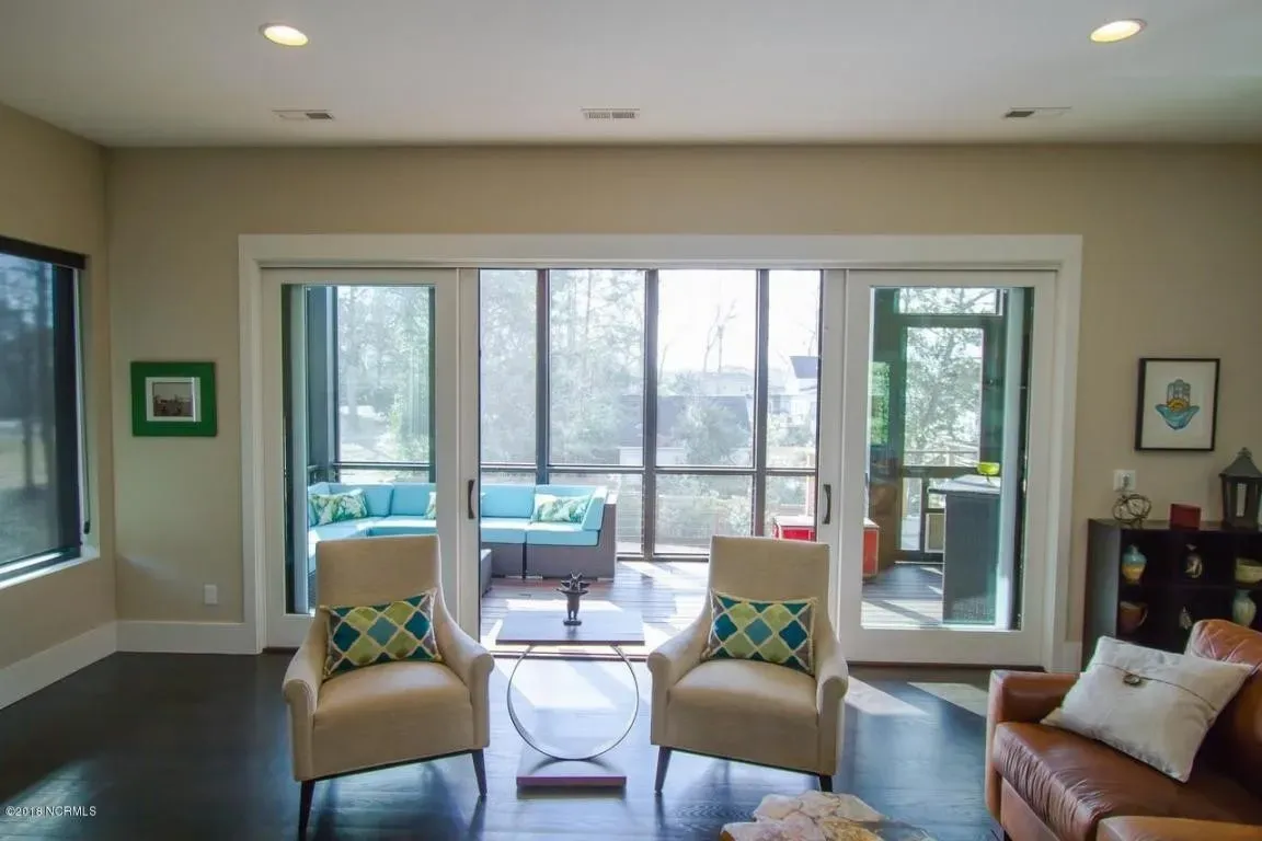 MODERN CONTEMPORARY (35)