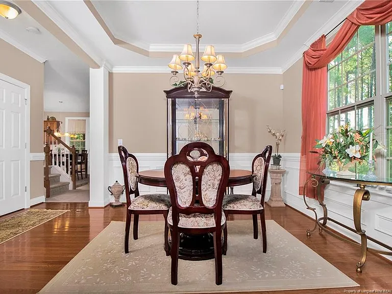 de14768d73f918c5375f6159a72942a8-cc_ft_768