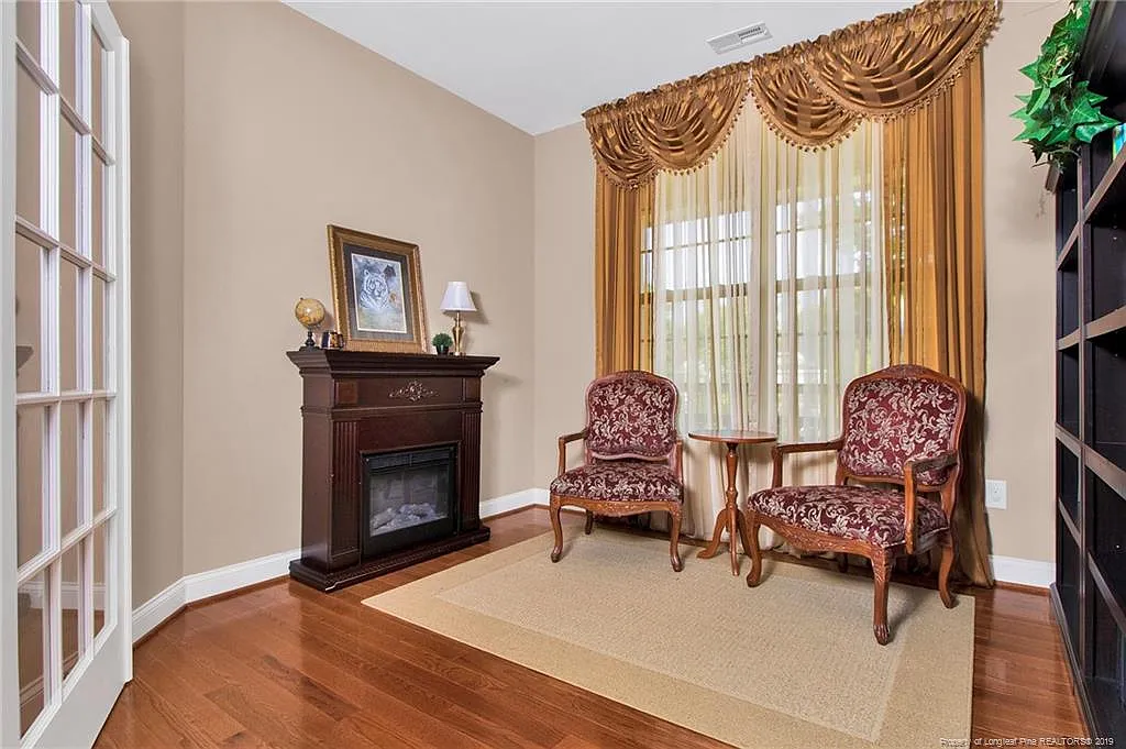 f61689a4ce648d7b4ccbf3efb58c15f6-cc_ft_1536