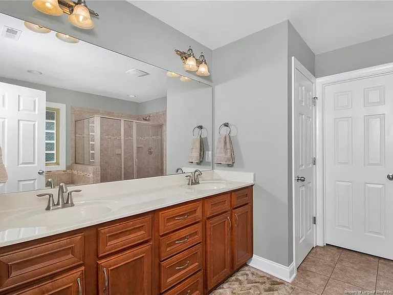 2542abbacee48270b6e33f2e8215dc49-cc_ft_768