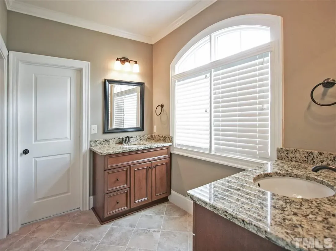 2bff1aba3beaa1104d9b9f33bf424622l-m1267553580rd-w1280_h960