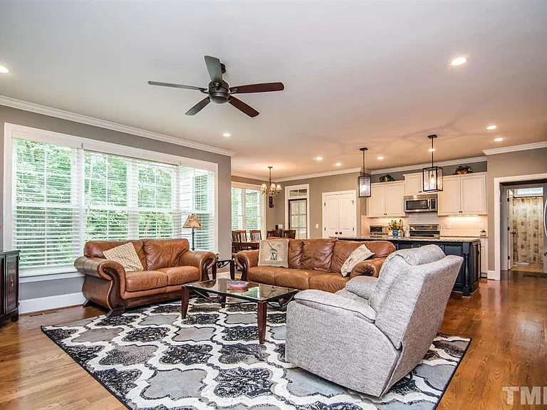 e865510576375da93e6eb884fd054c4c-cc_ft_768