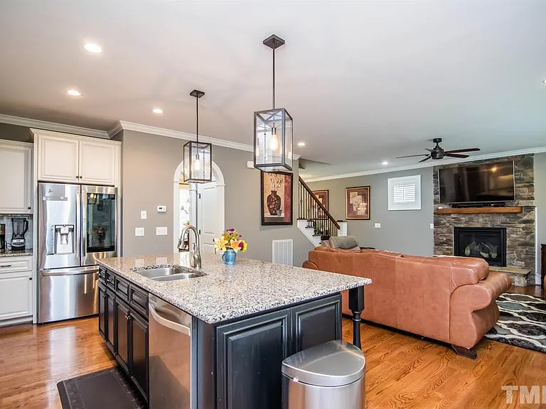 07939089c156995dfeef5dc7cb456142-cc_ft_768