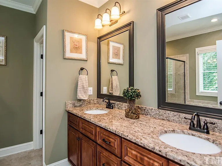 b08455669637553993755d4c5c7ee78e-cc_ft_768