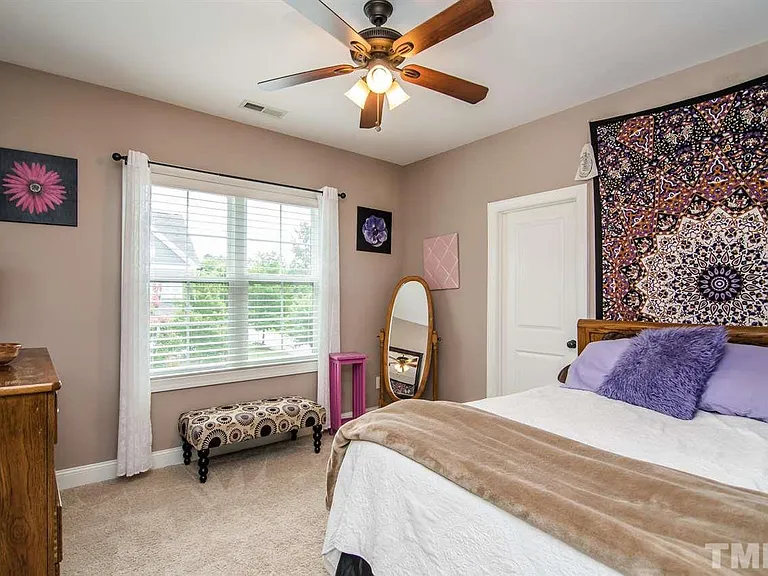 466409e260504ab81133db39f3f369d2-cc_ft_768