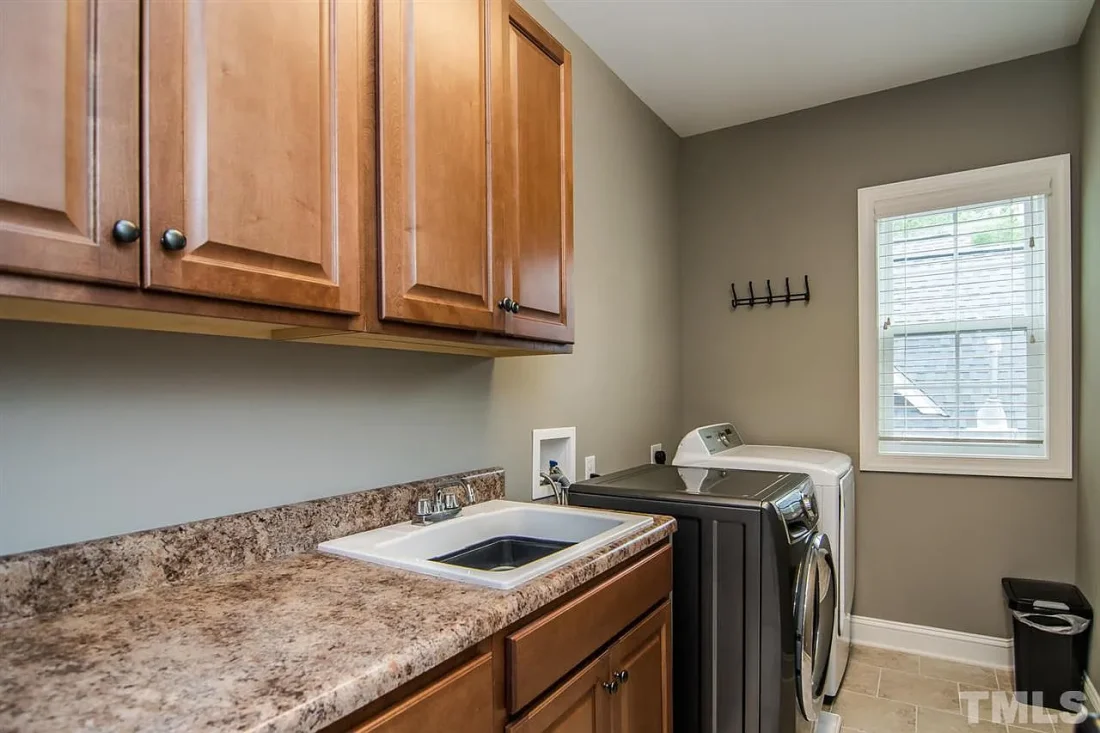 4b1f0e6a1e3074c31be5a03cbf592c7f-cc_ft_1536