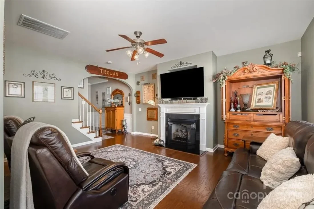 Elegant 3-Story Townhome Blueprint with Spacious Layout