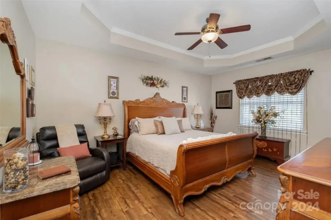 Elegant 3-Story Townhome Blueprint with Spacious Layout