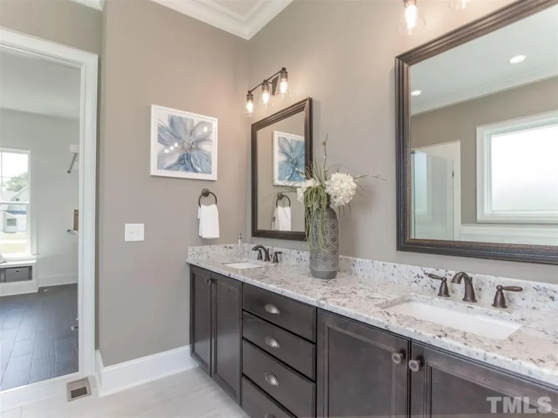 imageye___-_cdcb5531e510e405600208be5cfd4f9bl-m734530849rd-w1280_h960