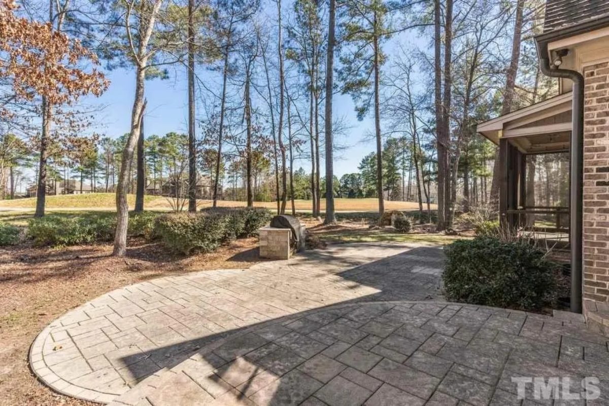 Elegant 2-Story House Plan with Vaulted Ceilings and Outdoor Living