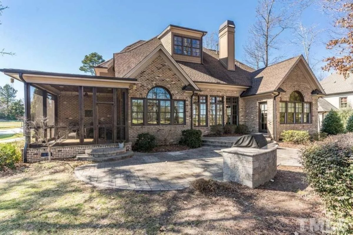 Elegant 2-Story House Plan with Vaulted Ceilings and Outdoor Living