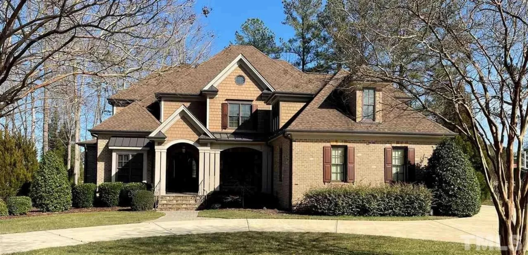 9-1829B HOUSE PLAN - Elegant House Plan with CAD Designs, Spacious Layout & Features 4 Elegant 2-Story House Plan with Vaulted Ceilings and Outdoor Living