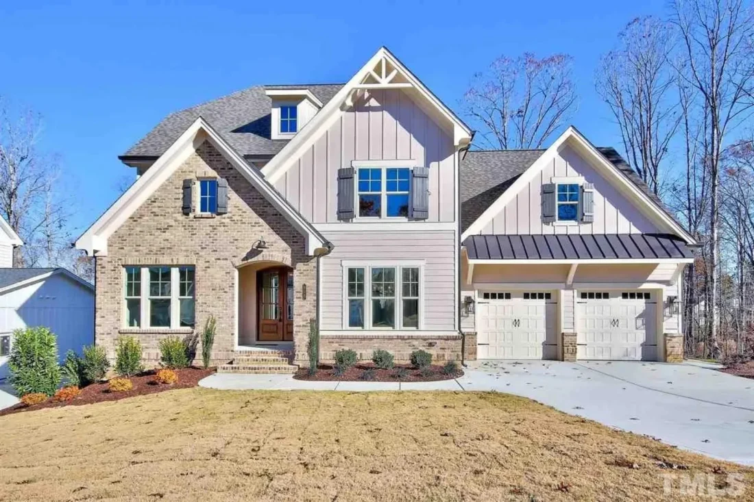 modern-farmhouse-board-and-batten-stone-home-exterior-front-elevation