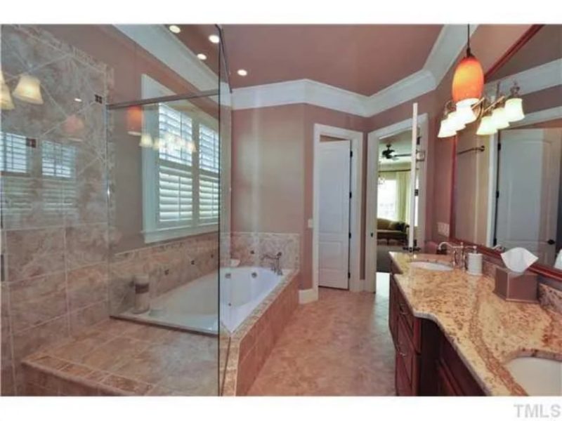 Traditional Craftsman Home Plan with Vaulted Ceilings & Open Floor Layout