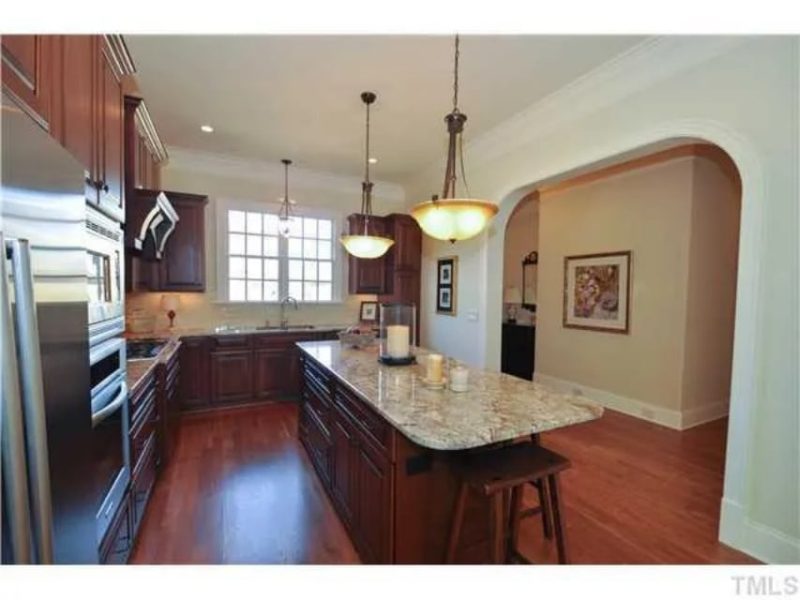 Traditional Craftsman Home Plan with Vaulted Ceilings & Open Floor Layout