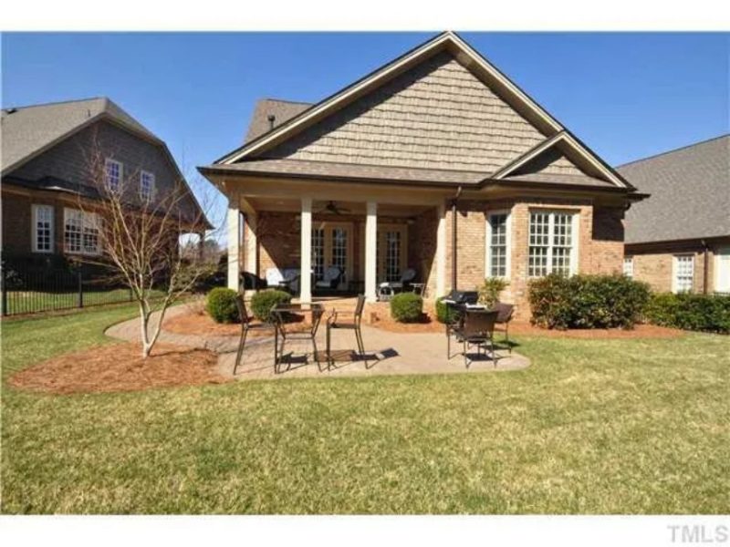 Traditional CraftTraditional Craftsman Home Plan with Vaulted Ceilings & Open Floor Layoutsman Home Plan with Vaulted Ceilings & Open Floor Layout