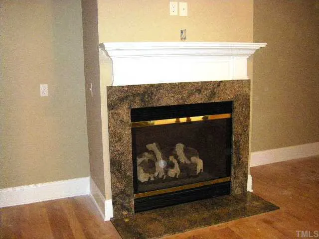 lfe15b741-m9rd-w1280_h960