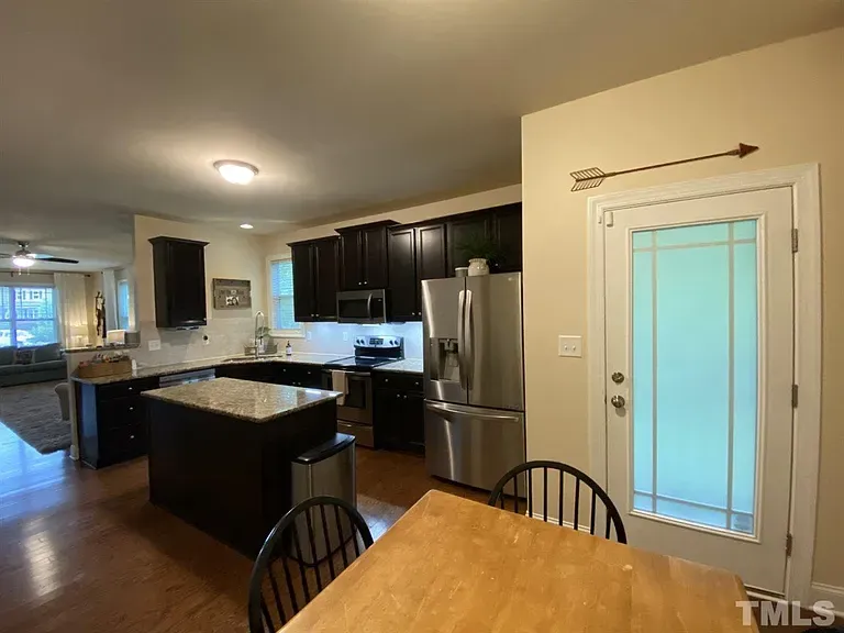 4fdfa2538532f0a02d26597260f012cf-cc_ft_768