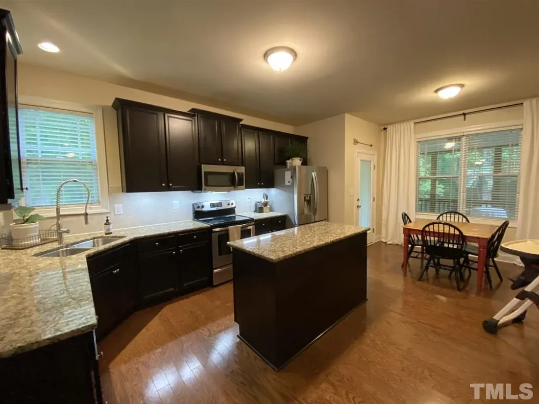 44b6b6997cb1b6cdcf3780c9e75f40f7-cc_ft_1536