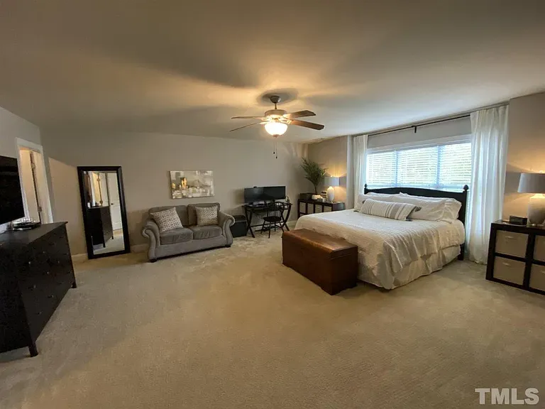 8162766a01ca4be38ab3b7094b6206de-cc_ft_768